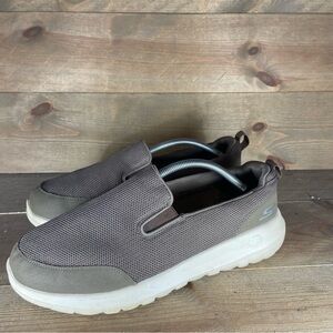 Skechers go walk max Mens size 9.5 wide shoes brown slip on sneakers